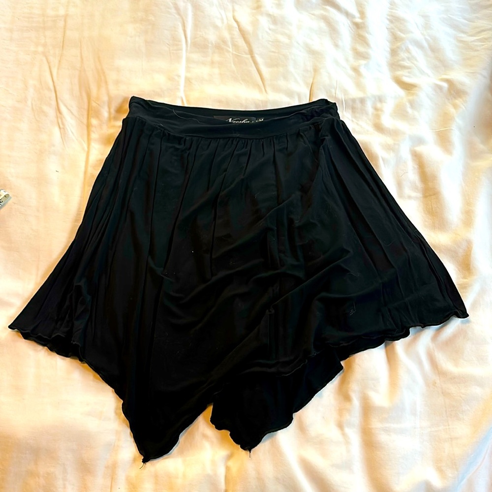 Neesha black asymmetrical flowy skirt. Size s/m